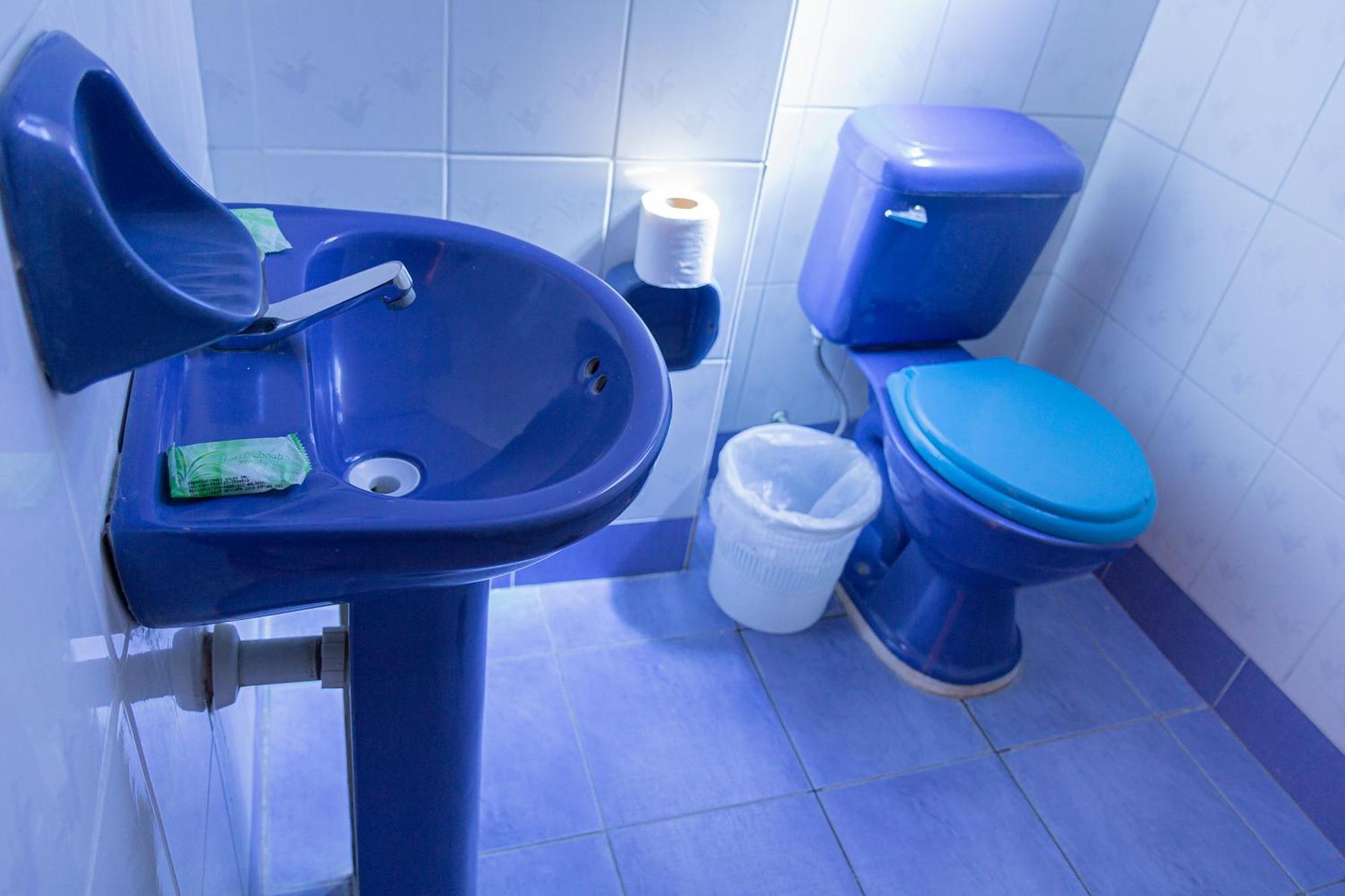 Hostal Sonia كوباكابانا المظهر الخارجي الصورة