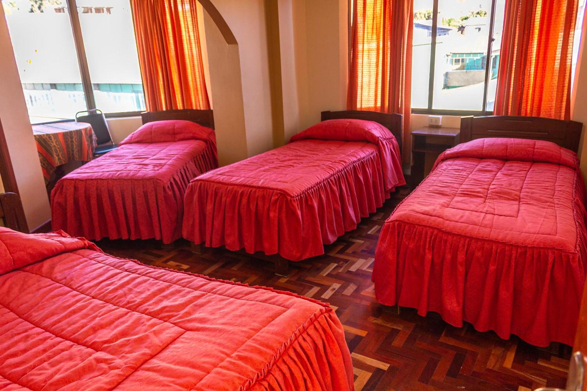 Hostal Sonia كوباكابانا المظهر الخارجي الصورة